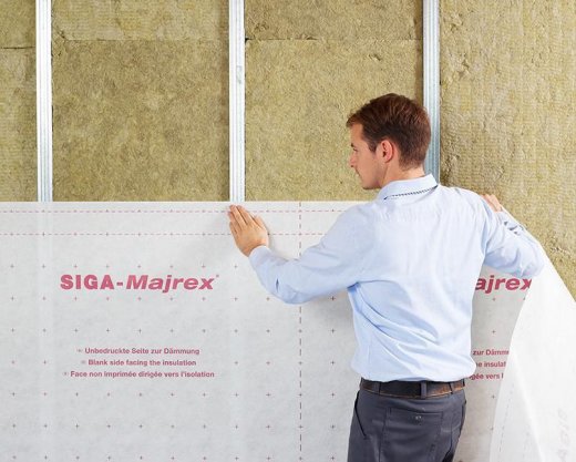 SIGA Majrex mot stålregel